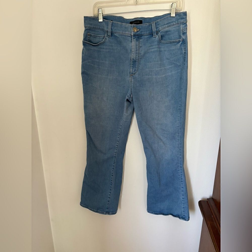Ann Taylor Kick Crop Jeans Women's Size 14 Light Wash